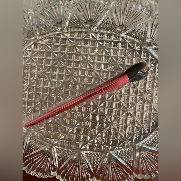 NWT Shaina B Cosmetics Powder Brush Miami Pink Sealed - Picture 3 of 6
